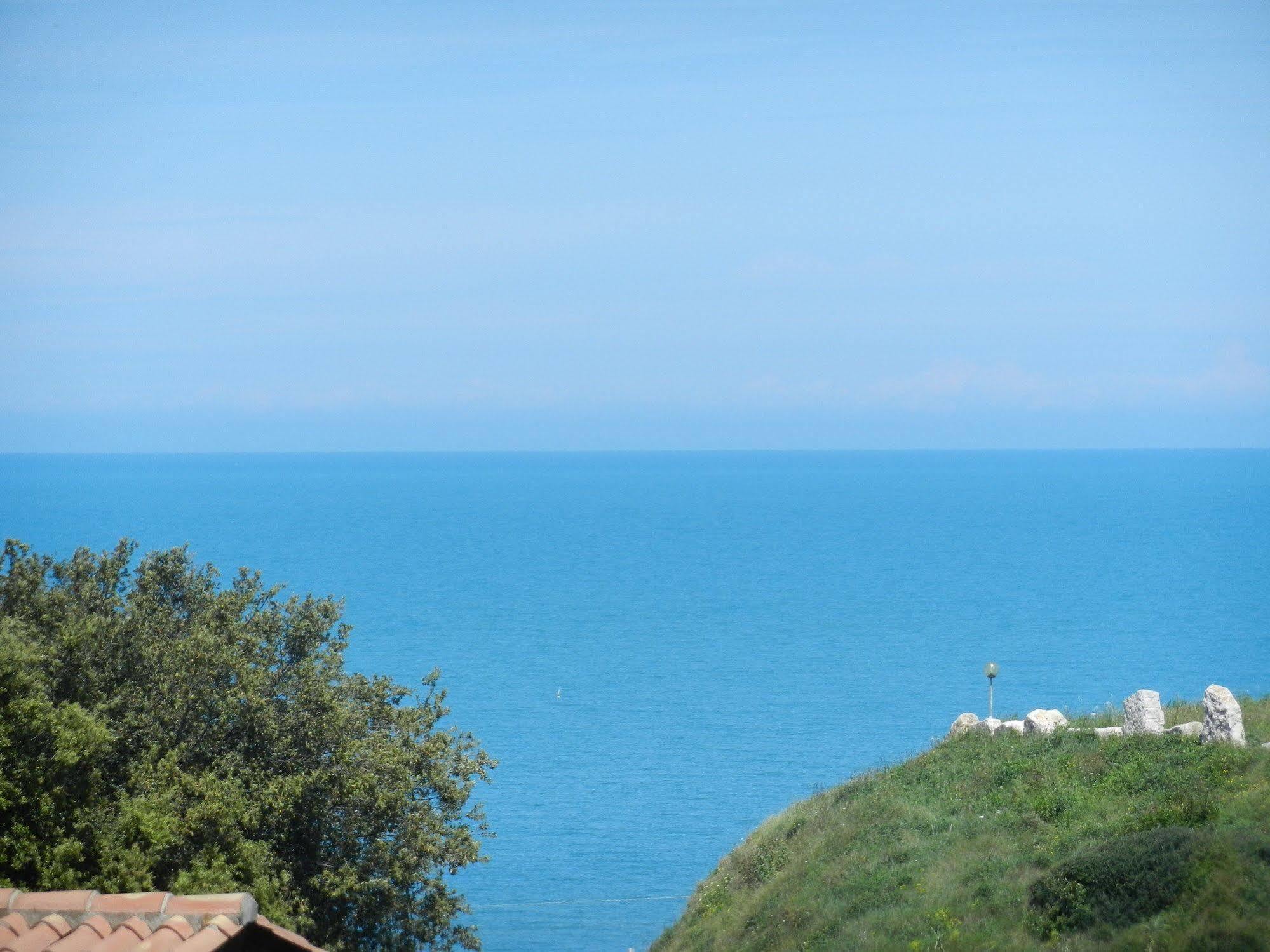 Tenuta Molino Di Mare- Ecoresort Con Villini Роди-Гарганико Экстерьер фото